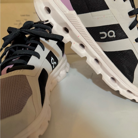 EUC Women's 9.5 On Cloud Cloudrunner 2.0 Heron/Black - Picture 5 of 7